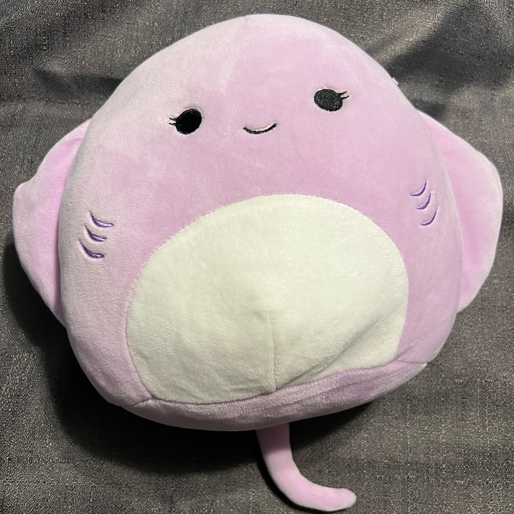 Aziza sting ray squishmallow